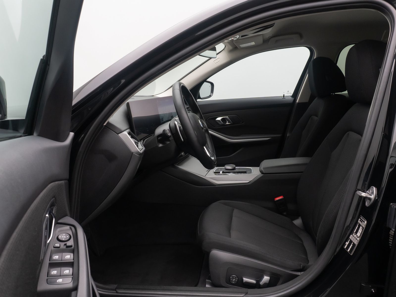 Fahrzeugabbildung BMW 320d HUD Sport Memory Kamera DAB Komfort DrivAss