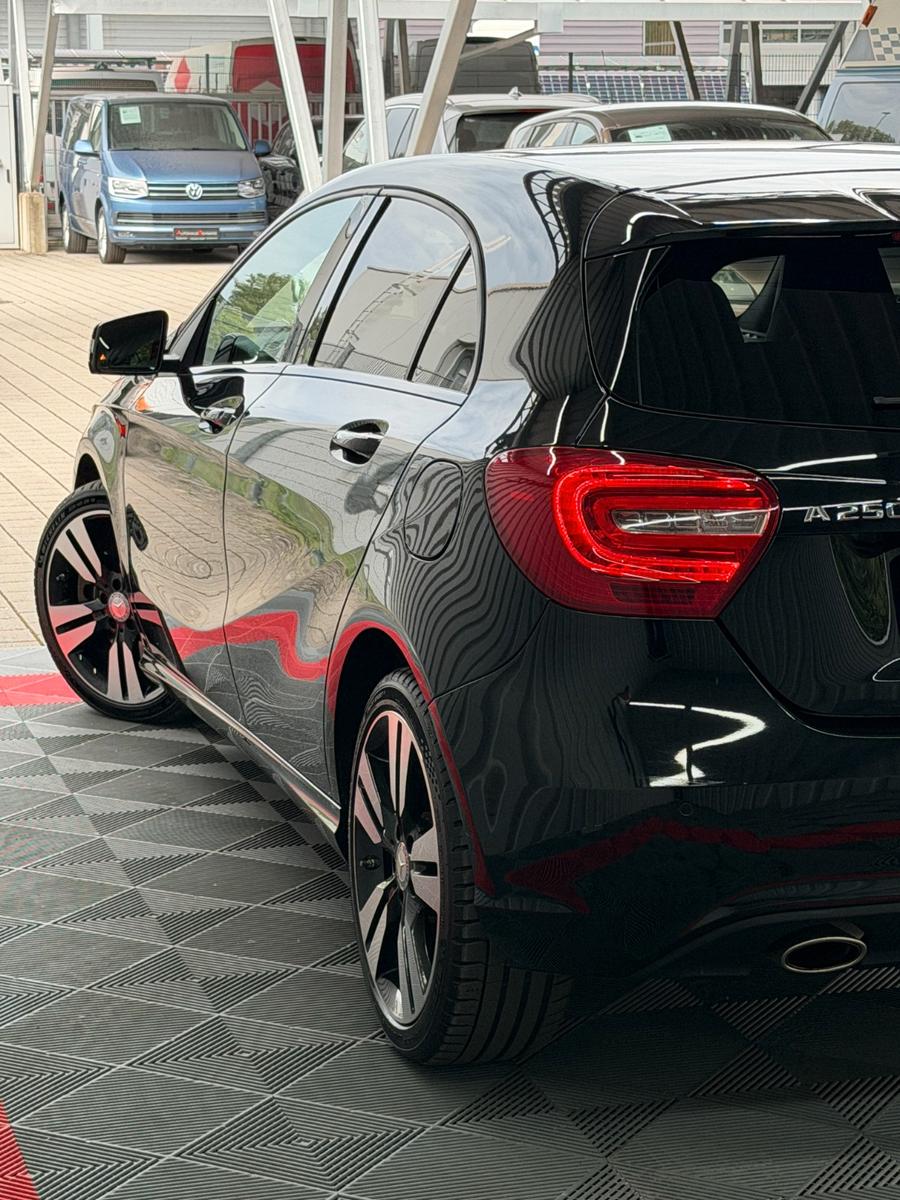Mercedes-Benz A250 4Matic Urban Aut. Leder Kamera Led Memory