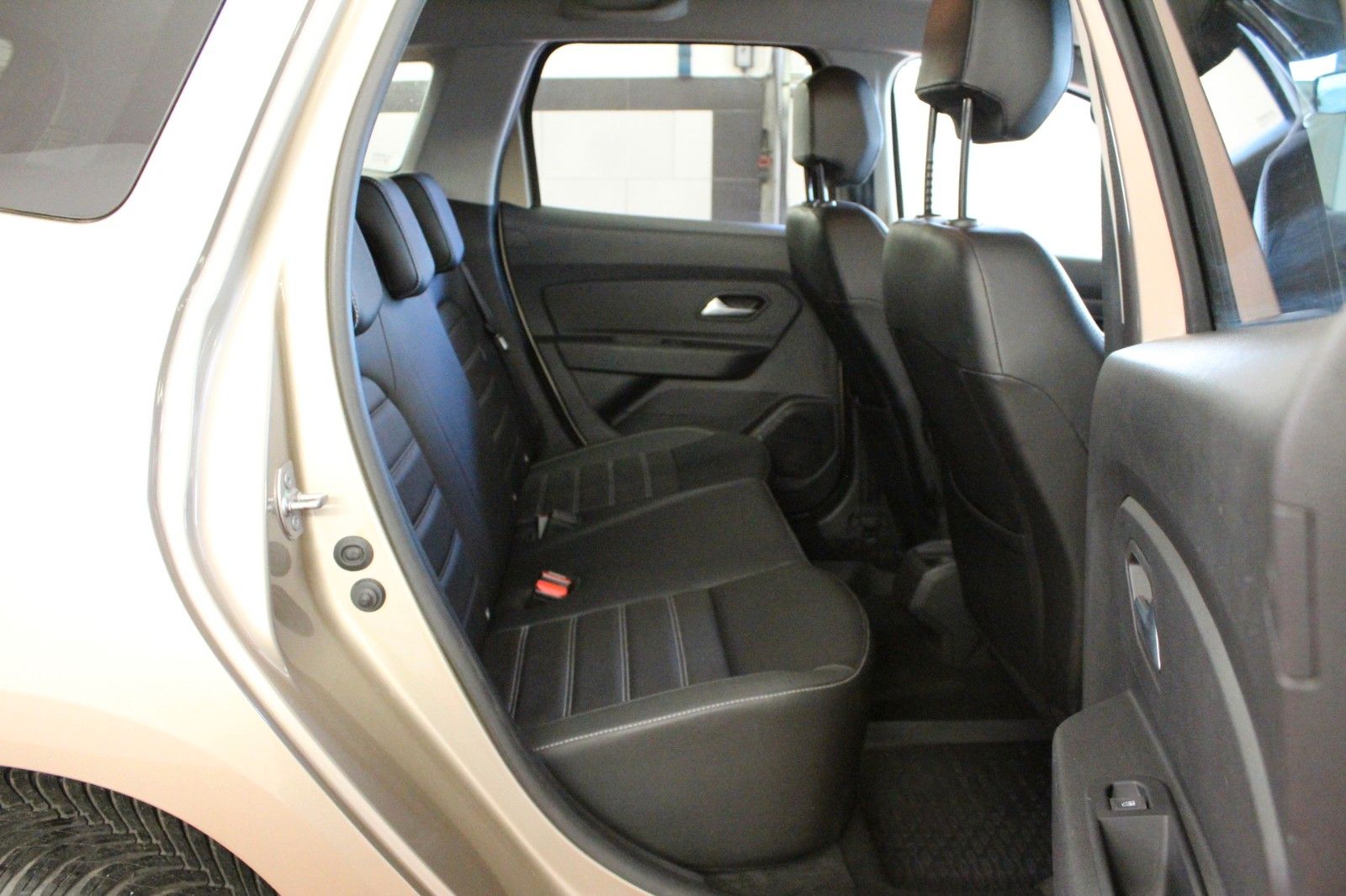 Fahrzeugabbildung Dacia Duster TCE 125 Prestige AHK*Leder *Navi