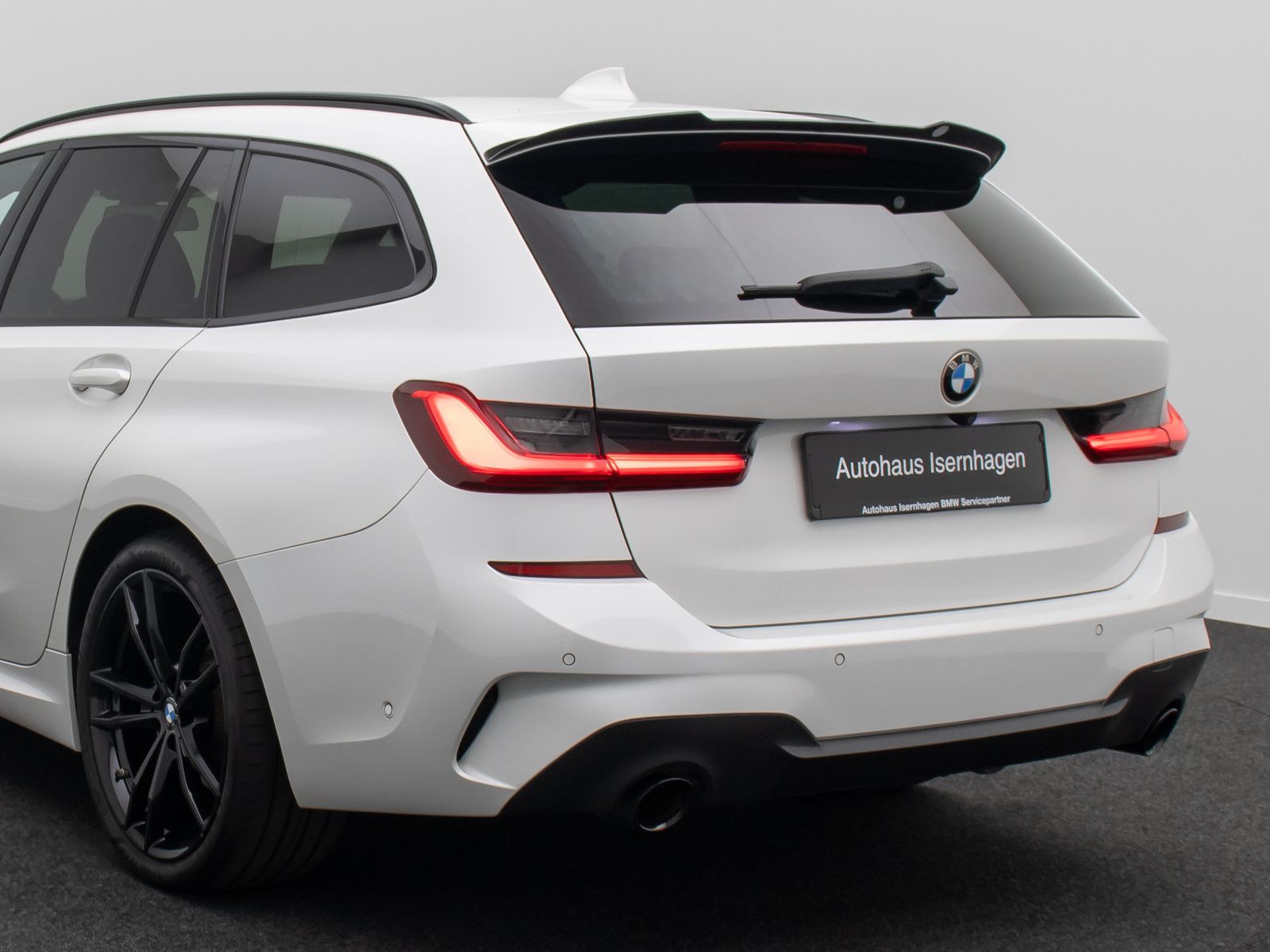 Fahrzeugabbildung BMW 320d xD M Sport ACC Kamera HUD AHK Laser DAB 19"