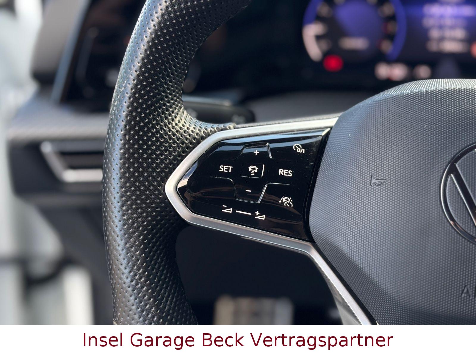 Volkswagen Golf VIII Variant R-Line|Carplay|LED|ACC|1.Hand