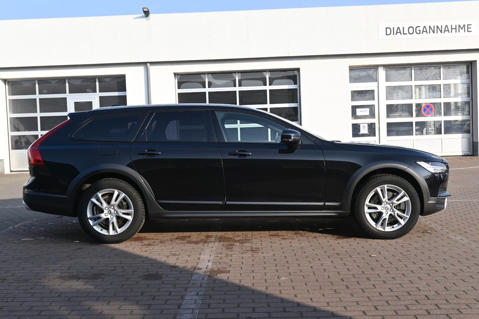 Fahrzeugabbildung Volvo V90 CC D4 AWD*STHZ*MIetkauf möglich