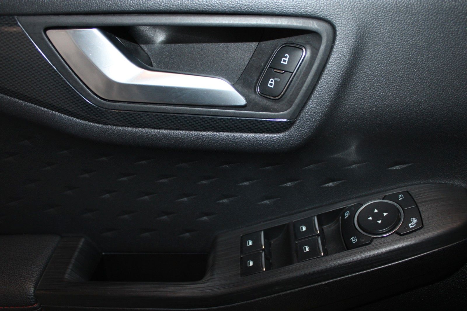 Fahrzeugabbildung Ford Kuga 2.5 PHEV ST-Line X Aut. LED CAM el. AHK uvm