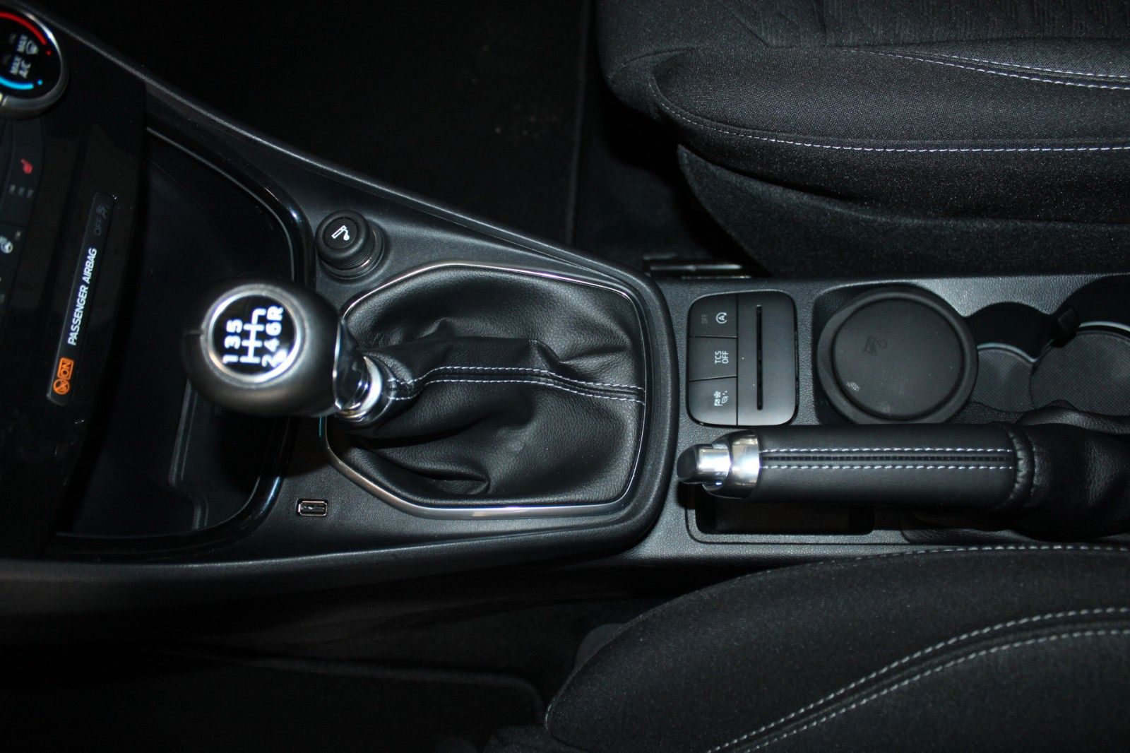 Fahrzeugabbildung Ford Puma MHEV Titanium LED NAVI AHK WinterPaket 1.Hd