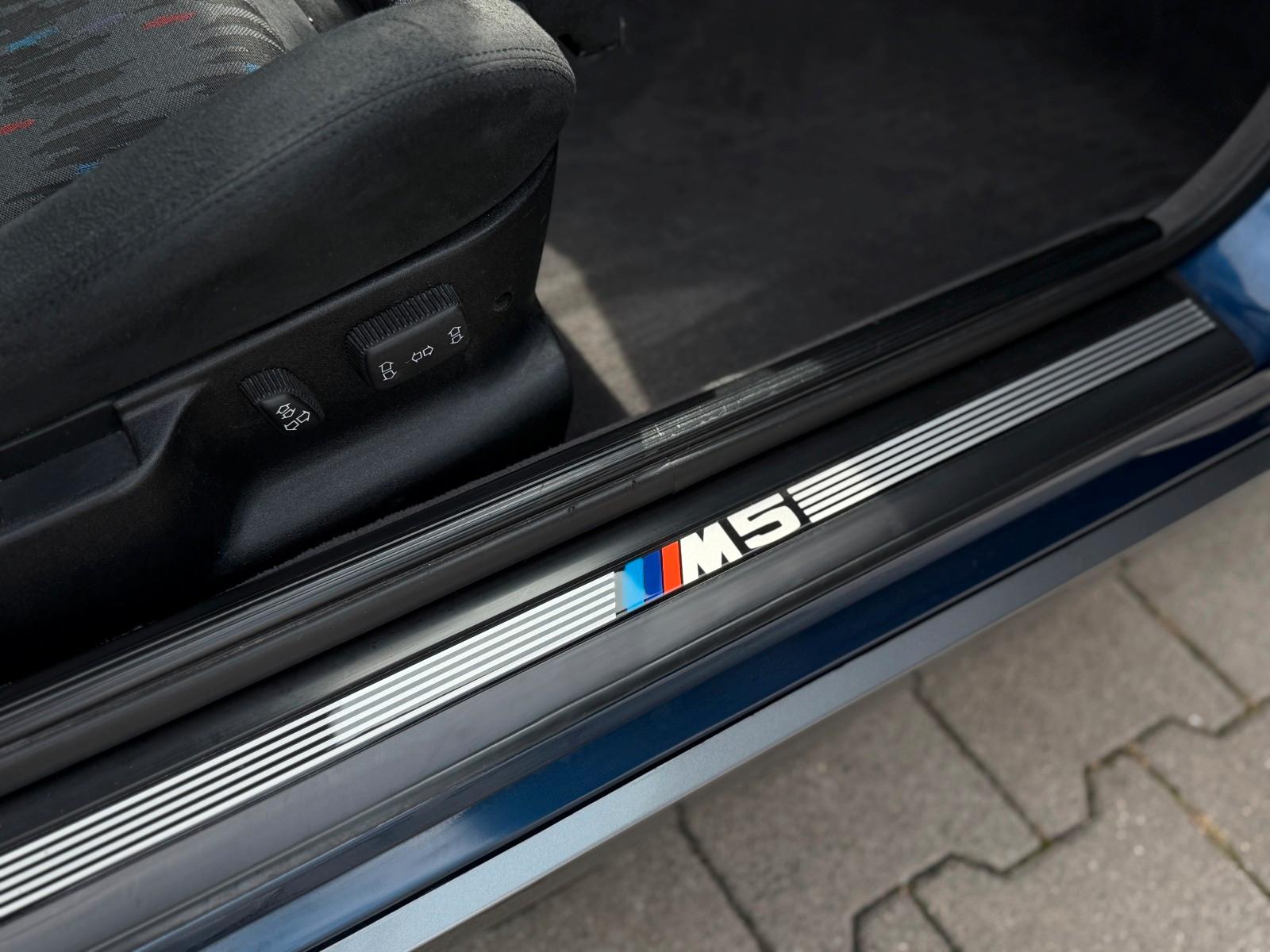 BMW M5 3.8 6 gang AVUS BLAU, 1 of 404