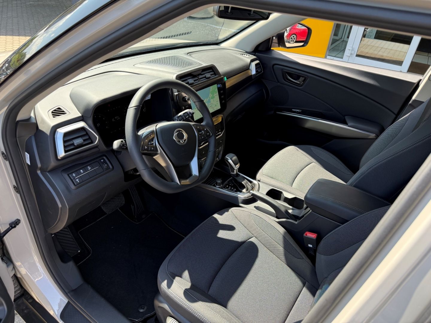 Fahrzeugabbildung KGM Tivoli Nomad 6/AT 2WD Sitzheizung+Rückfahrkamera