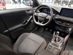 FORD Focus Turnier 1.0 ST-Line X*LED*Navi*DAB*AHK*SHZ