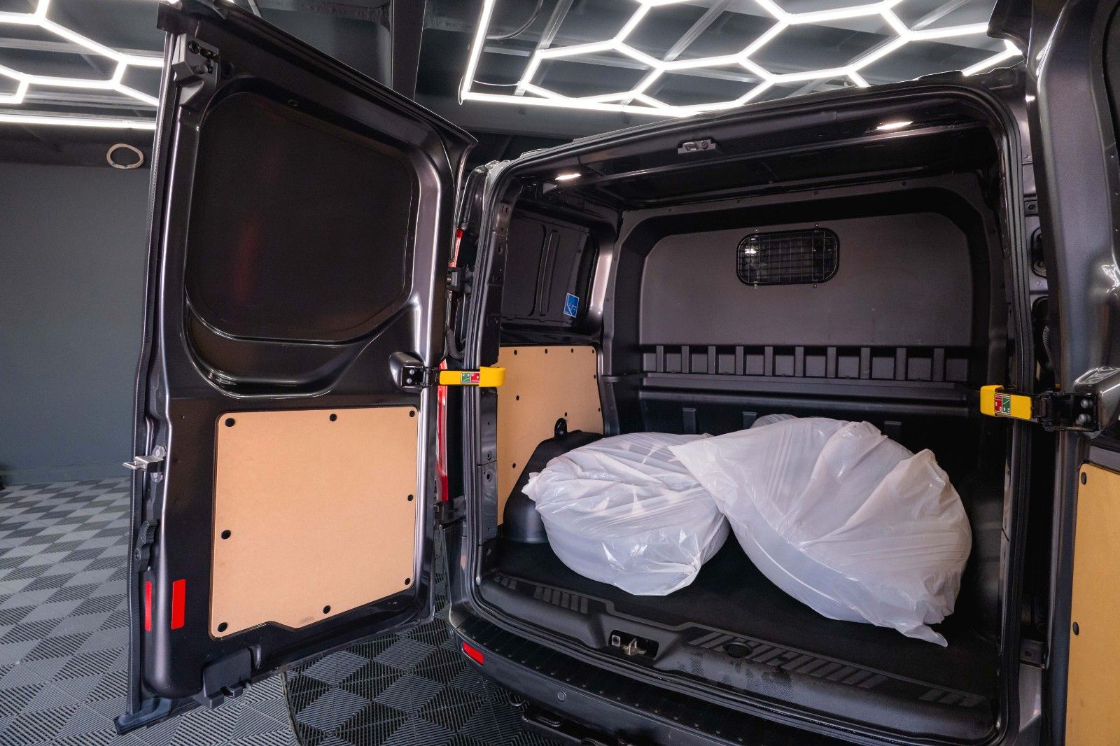 Fahrzeugabbildung Ford Transit Custom Kombi 320 L1 Mixto Sport *LED*19%