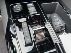 Foto Nummer 19: PEUGEOT 3008