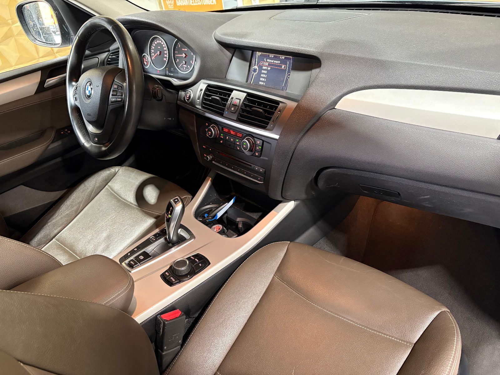 Fahrzeugabbildung BMW X3 xDrive 30 d/TEMPOMAT/SHZ/PDC/KLIMA/VOLLEDER