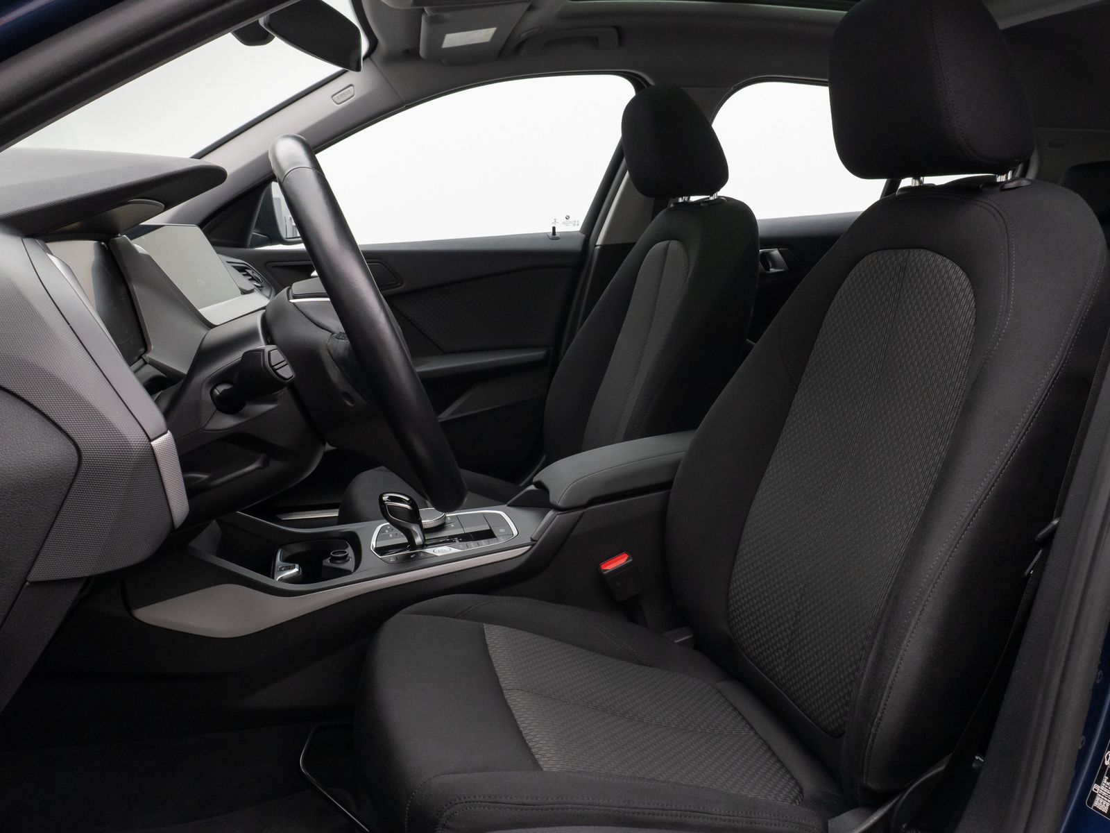 Fahrzeugabbildung BMW 118i Panorama DAB CockPitPro Lenkrhzg PDC LED