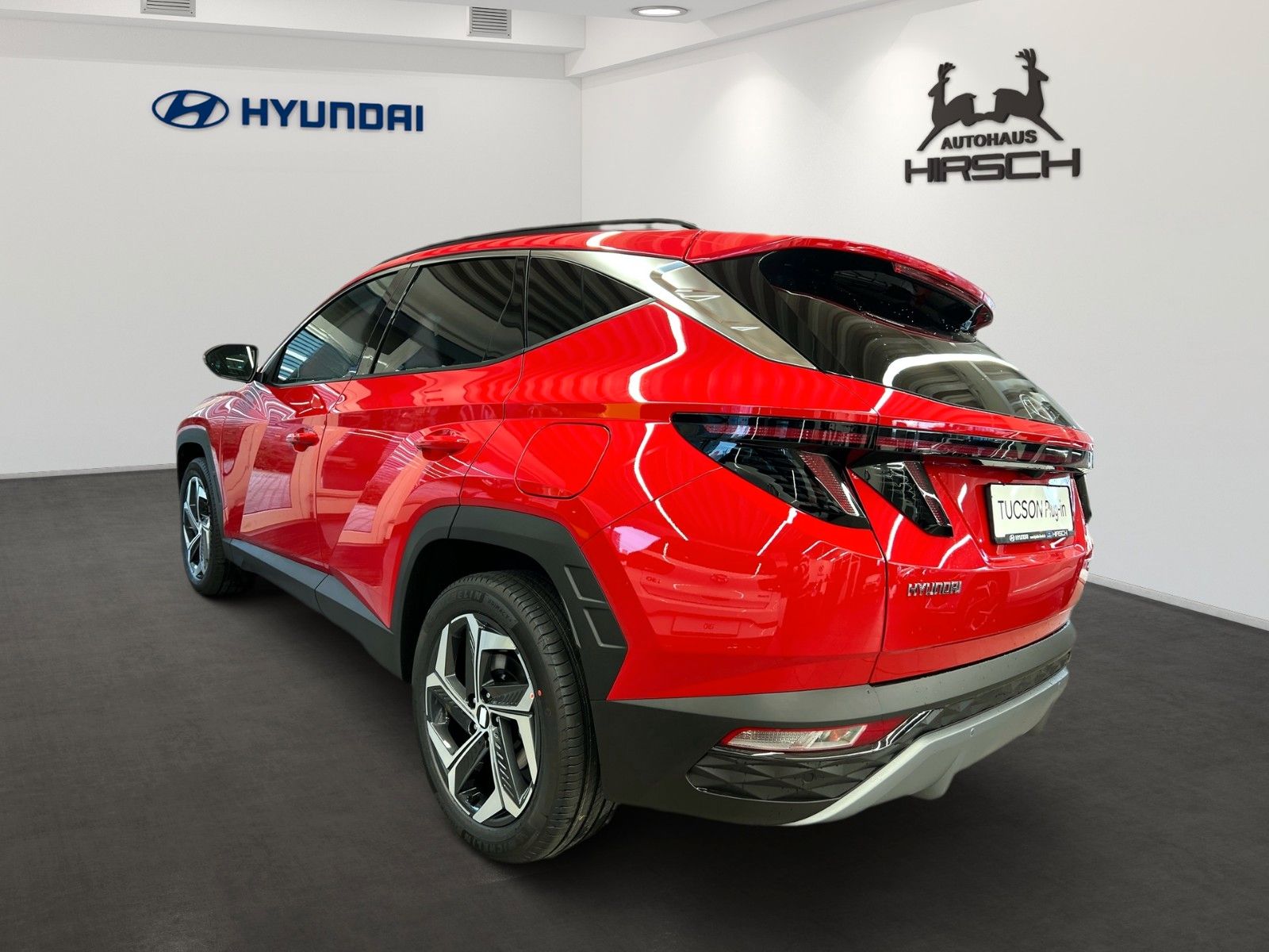 Fahrzeugabbildung Hyundai TUCSON  Pluq-in-Hybrid 1.6 T-GDi 6-AT 4WD Trend
