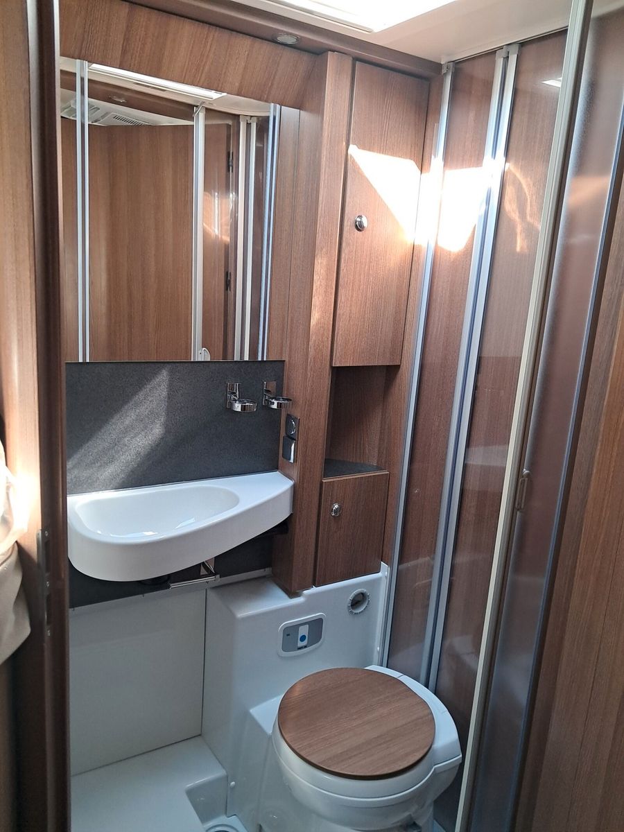 Fahrzeugabbildung Carthago c-tourer I  141 LE Solar,SAT,Veloslide,Markise