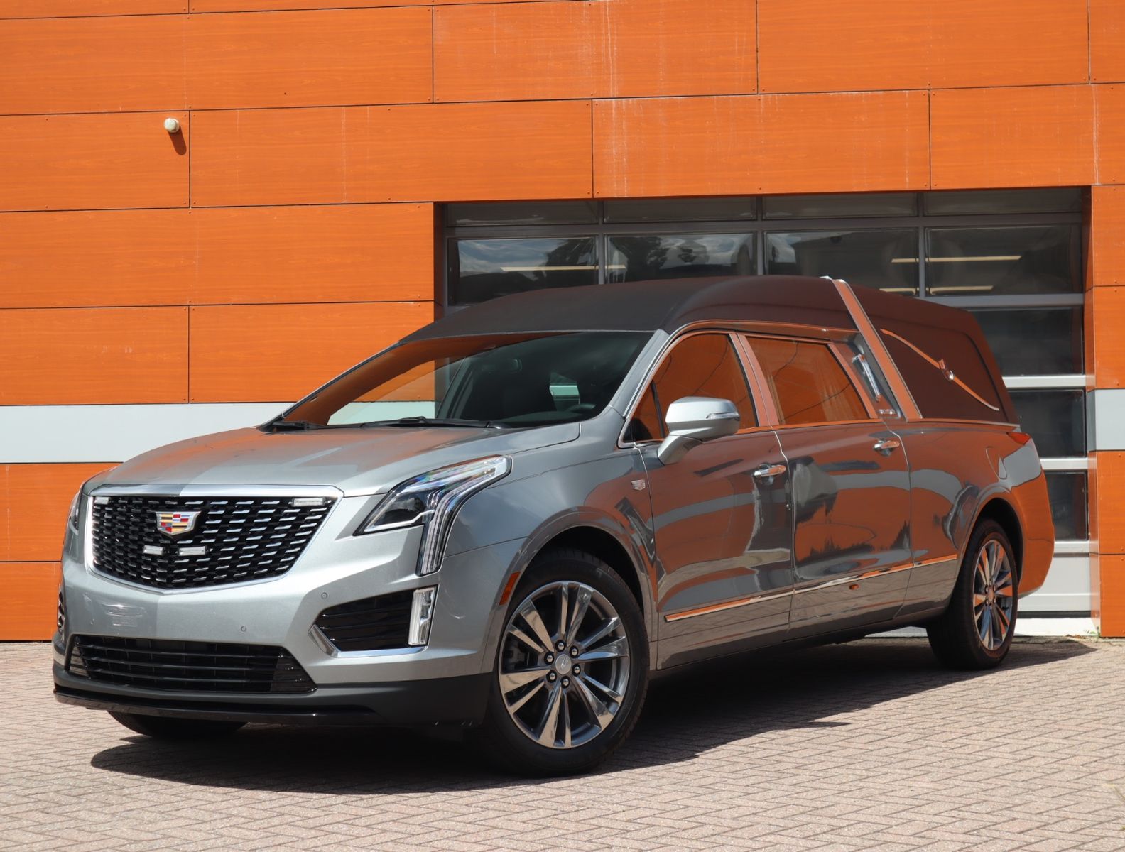 Cadillac €124.650 NET 2.0L Bestattungswagen Leichenwagen