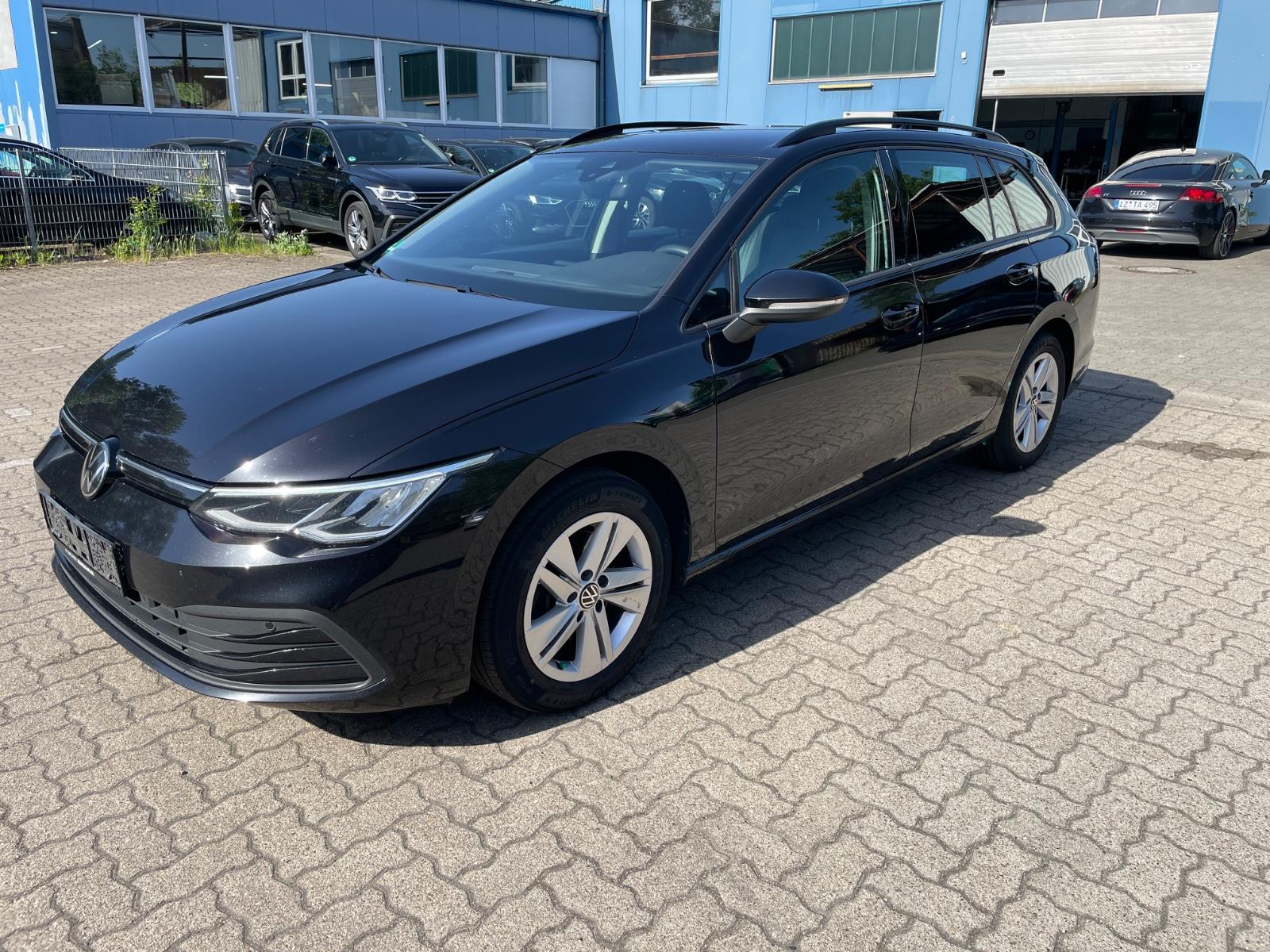 Volkswagen Golf VIII Var. Life-ACC-LED-Massage-Navi-Virtual