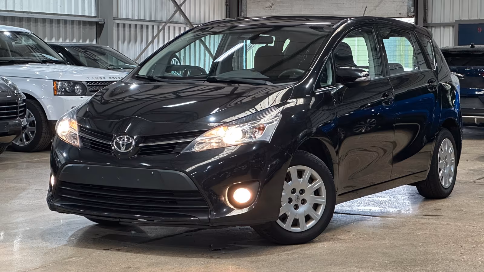 Toyota Verso Basis