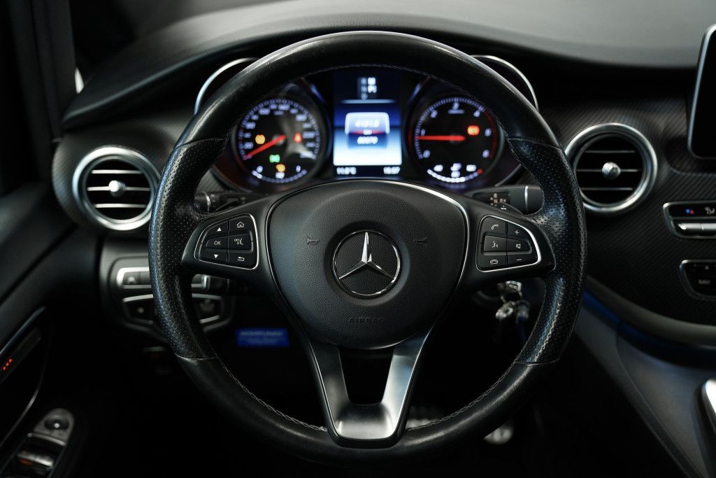 Mercedes Benz V 250
