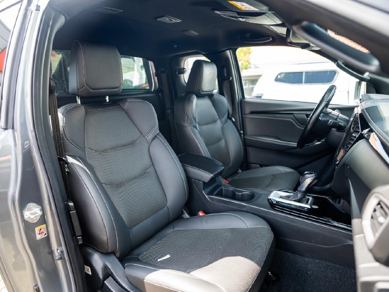 Fahrzeugabbildung Isuzu D-Max Space Cab 4WD LSE