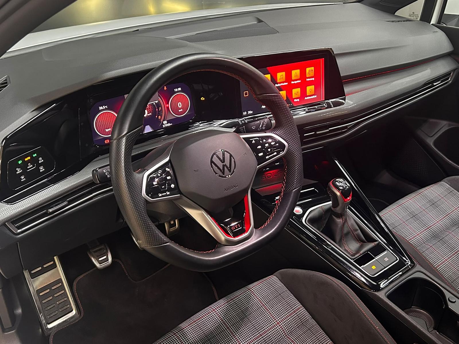 Volkswagen Golf VIII GTI 2,0 TSI LED+SHZ+CARPLAY+DAB+TEMP+, миниатюра 12