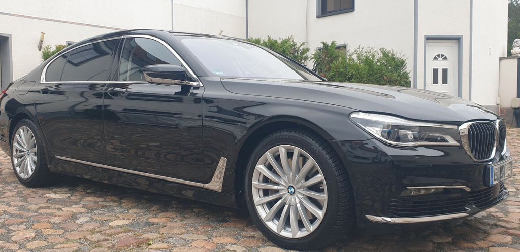 BMW 750