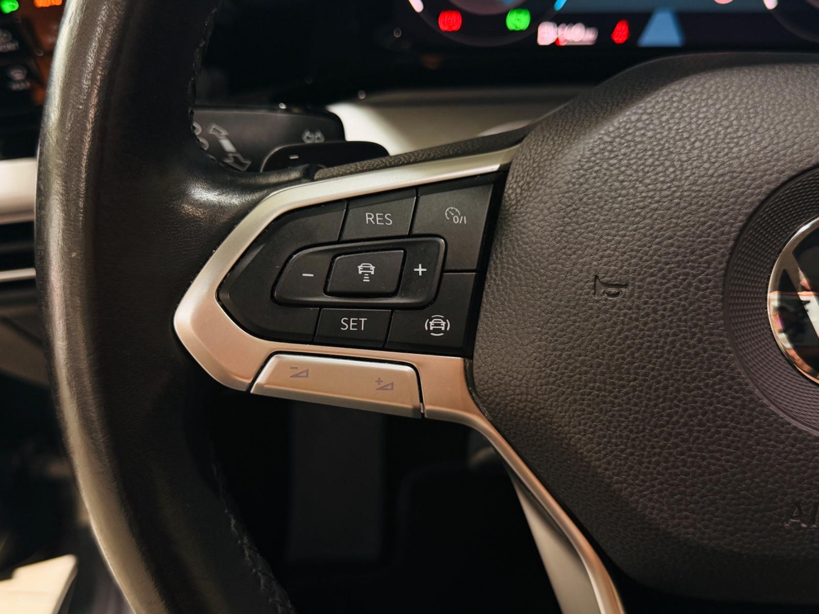 Volkswagen Golf VIII Lim. Life PANORAMA MASSAGE IQ.LIGHT, миниатюра 16