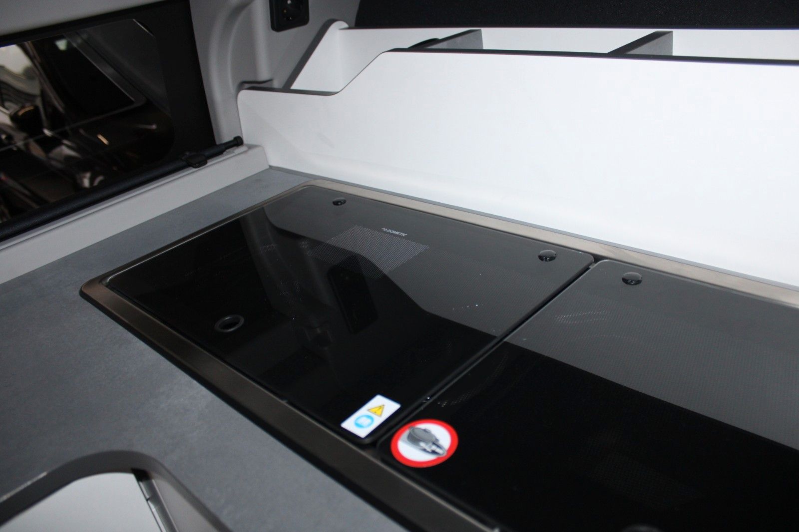 Fahrzeugabbildung Ford NUGGET L1 Titanium MARKISE + Aufstelldach SOFORT