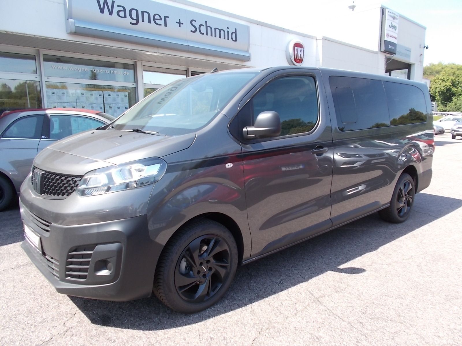 Fahrzeugabbildung Fiat Scudo Kombi L3 2.0 Mjet Automatik + 8 Sitze AHK
