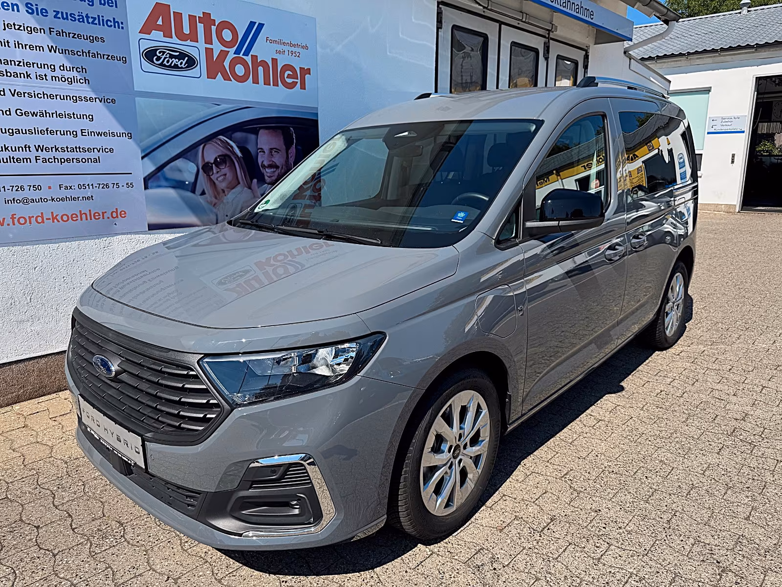 Ford Tourneo Connect PHEV Titanium L1  5-Sitzer (AHK)