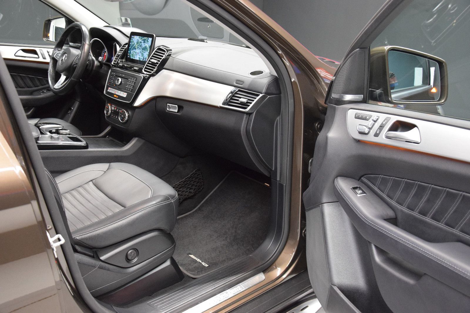 Fahrzeugabbildung Mercedes-Benz GLE 350d Coupé 4Matic AMG Line Pano HuD h/k Dist