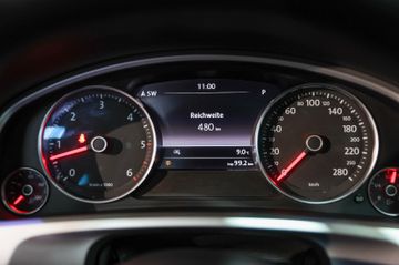 Volkswagen Touareg - 12