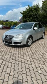 Volkswagen Jetta 1.6 Automatik - gebrauchte Volkswagen Jetta aus dem Jahr 2009