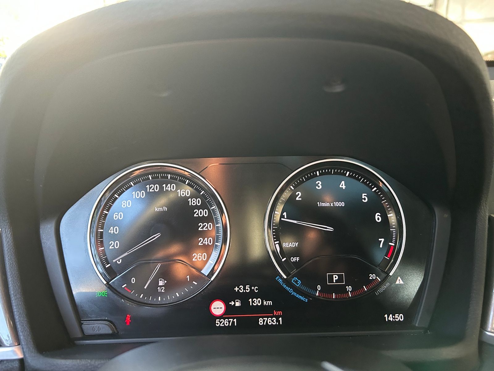 Fahrzeugabbildung BMW X1 sDrive 20 i xLine PANO AHK LED NAVI