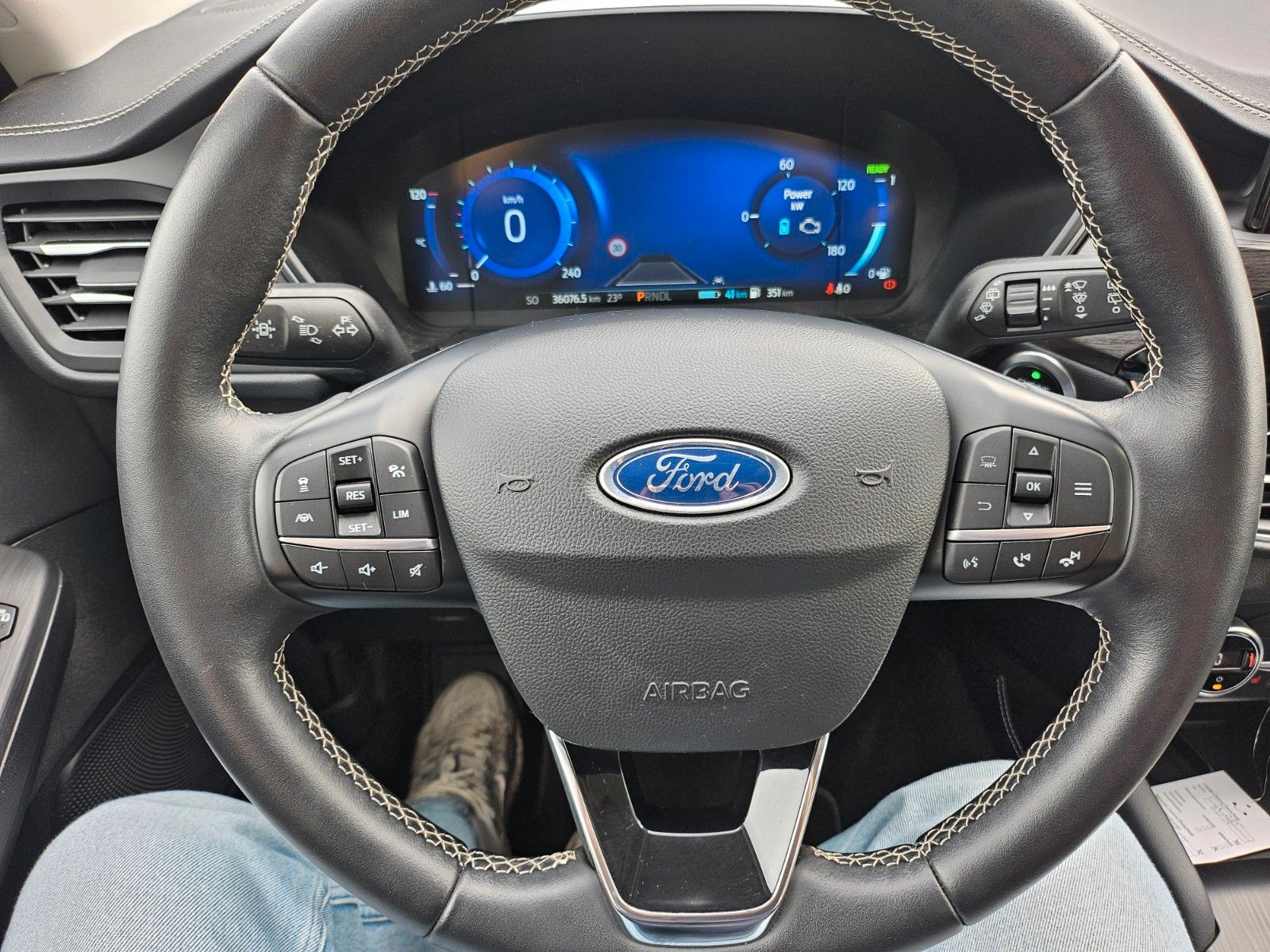 Fahrzeugabbildung Ford Kuga Plug-In Hybrid Vignale