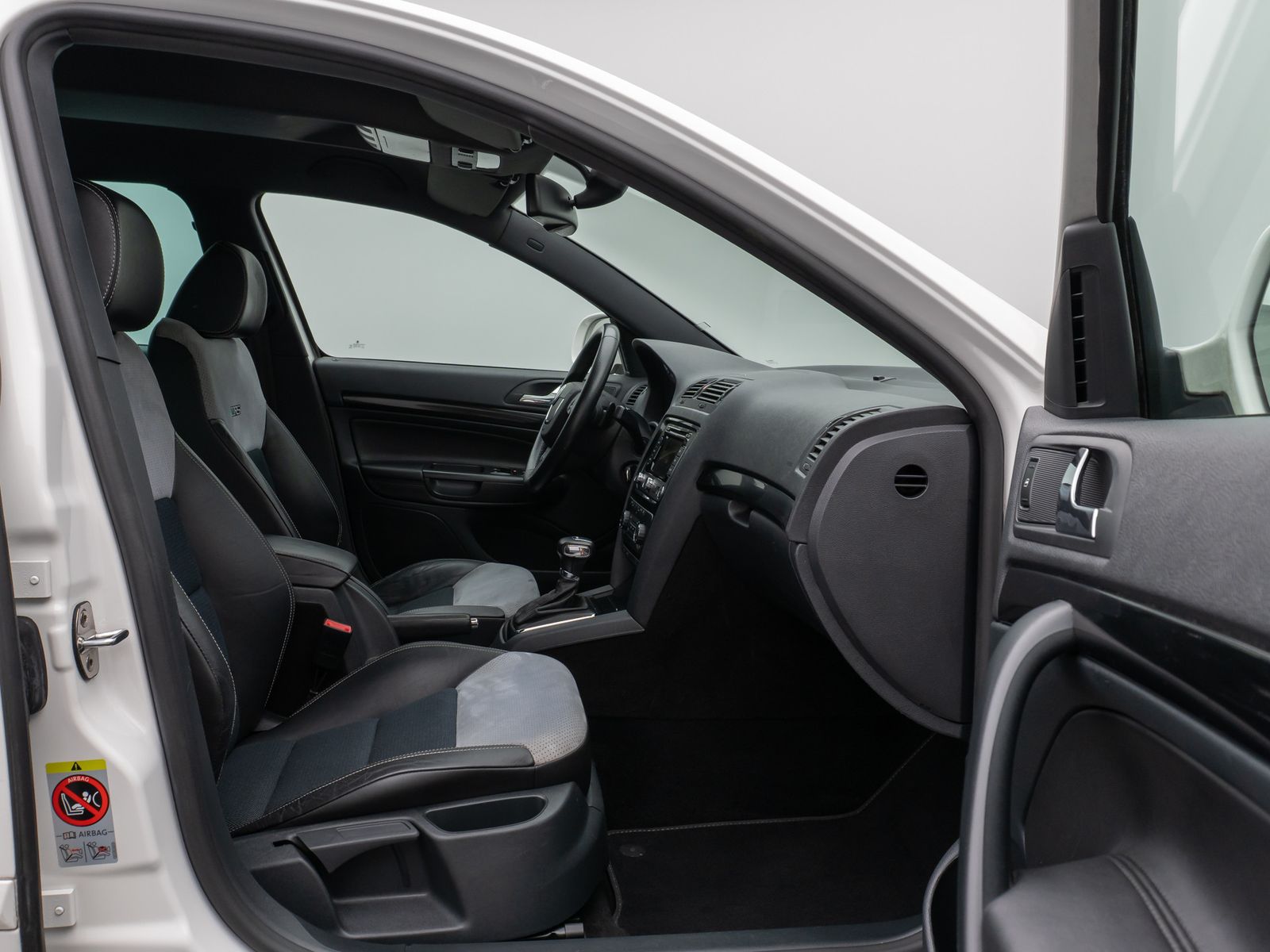 Fahrzeugabbildung SKODA Octavia Combi RS Xenon PDC Navi Sport
