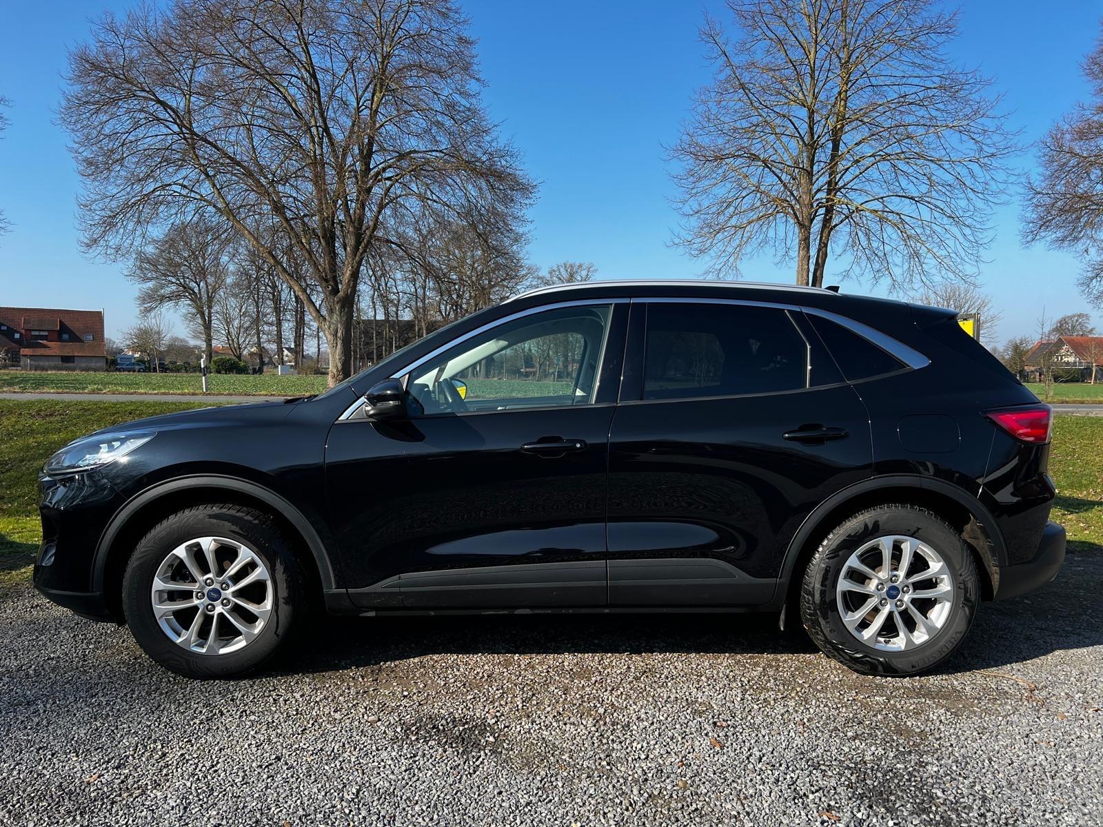 Ford Kuga Hybrid Titanium X*T.Leder*Navi*AHK*
