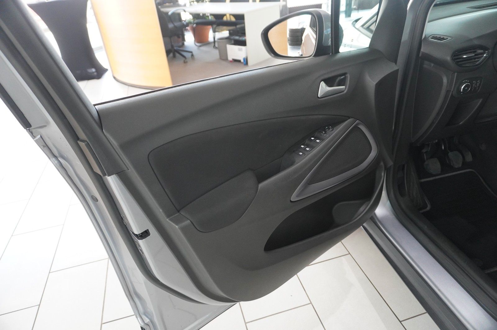 Fahrzeugabbildung Opel Crossland (X) 1.2 EDITION NAVI/LED/TEMP./DAB+