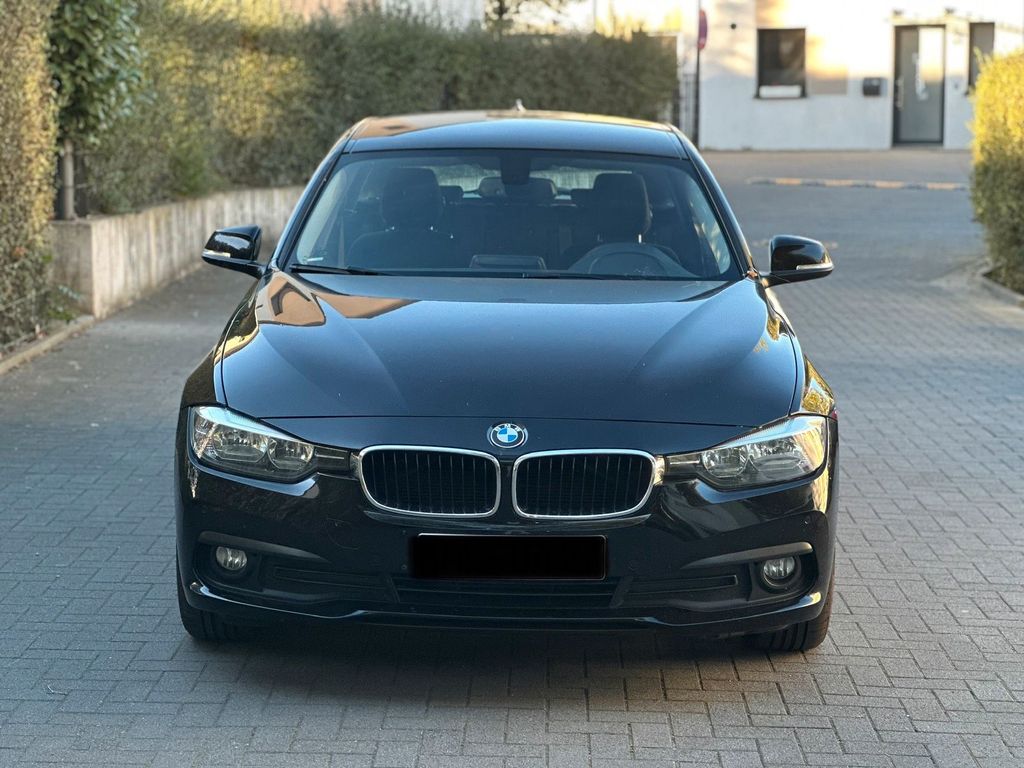 Image of BMW 320