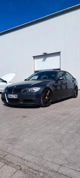 BMW 330i - M Paket, Performance Auspuff,Navi,Hifi - BMW 330 aus 2005: 330i