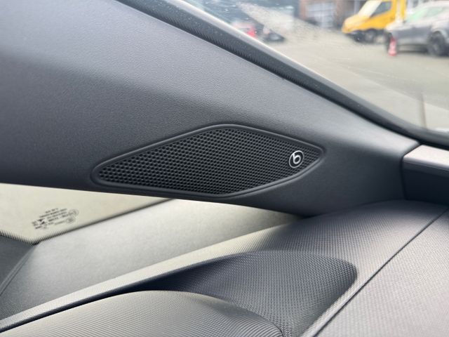 Born 58 kWh LED Navi Sitzh. ACC Keyless Kamera 2