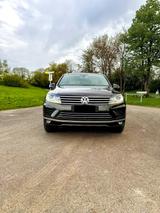 Volkswagen Touareg 3.0 V6 TDI / Luftfahrwerk / Exklusiv  - VW Touareg von privat