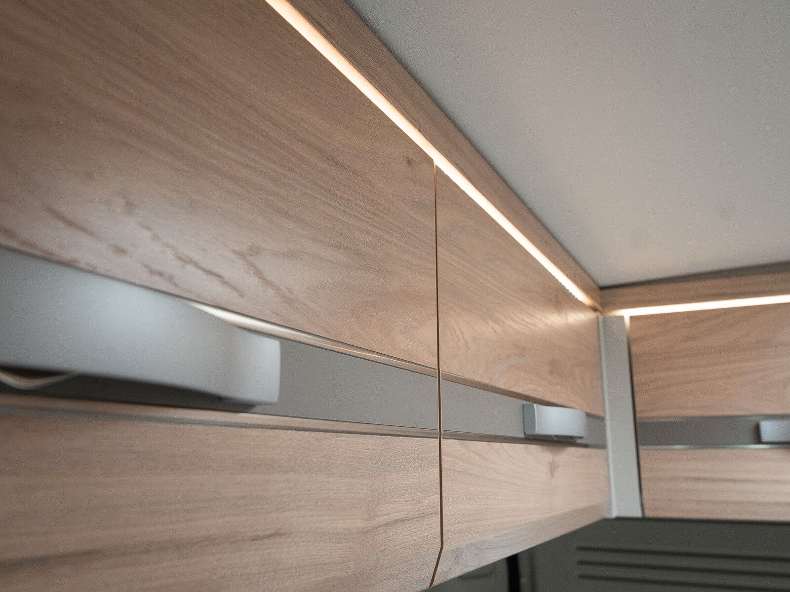 Fahrzeugabbildung Dethleffs Globetrail 600 DK Fiat Heckauszug/Rahmenfenster