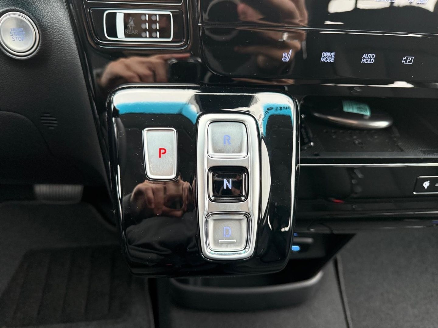 Fahrzeugabbildung Hyundai STARIA Trend Hybrid 1.6 T-GDI 9-SITZER KAMERA+AC