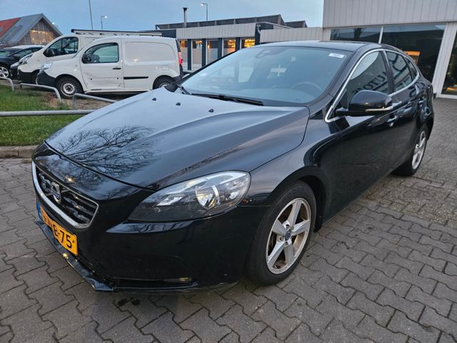 Volvo V40 Momentum