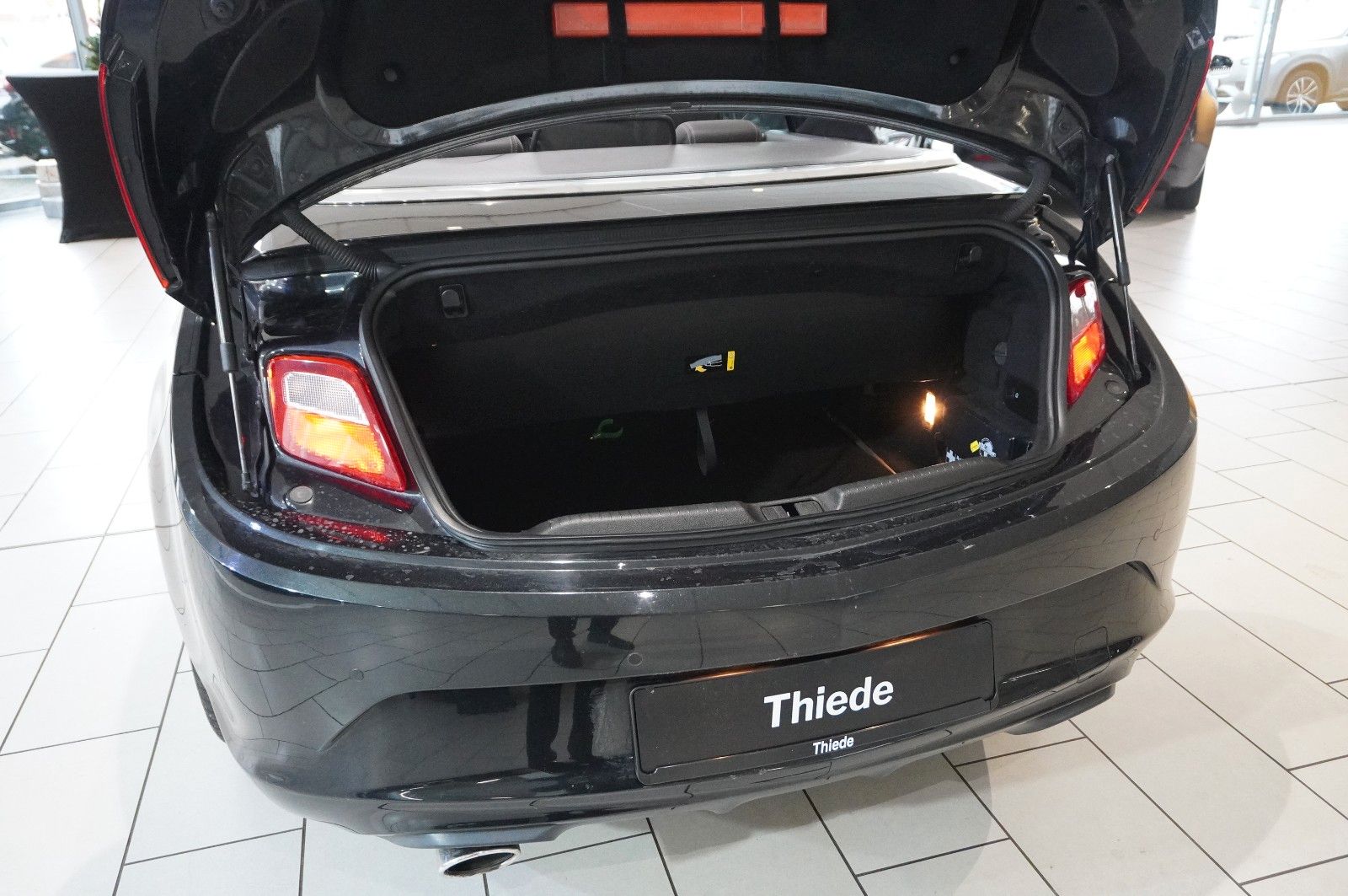 Fahrzeugabbildung Opel Cascada 2.0D INNOVATION BI-XENON/SHZ/SPORT/LEDER