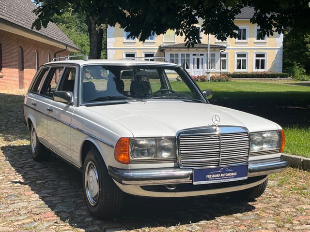 Mercedes-Benz 200 S123 T-Modell, nur 118.000 Km, top gepflegt