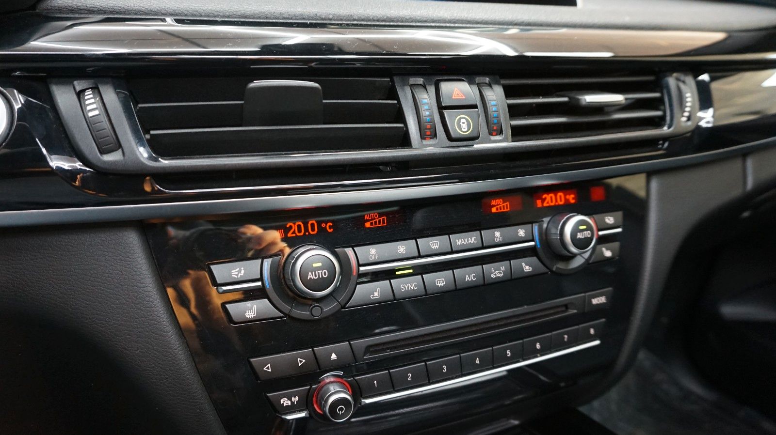 Fahrzeugabbildung BMW X5 xDrive 40 d