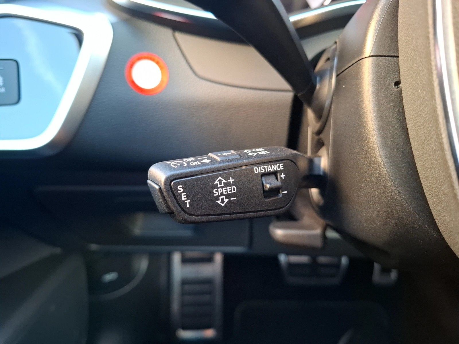 Fahrzeugabbildung Audi A6 Avant 45 TFSI quattro S-Line S-tronic Standhz