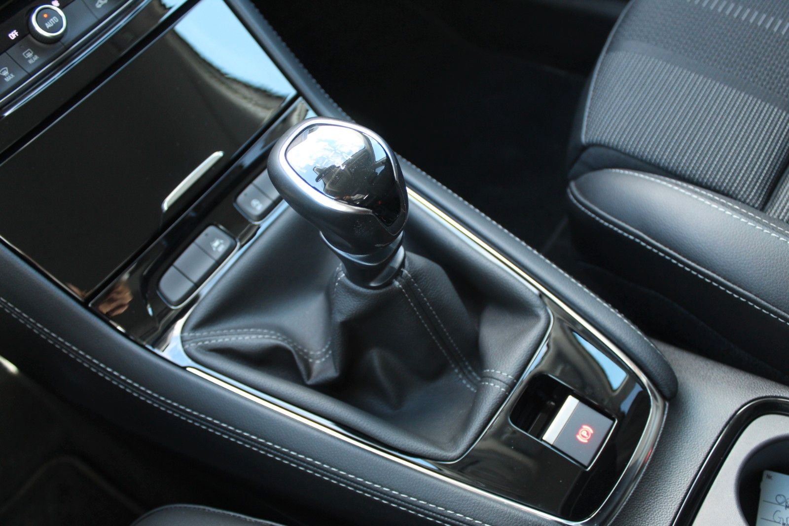 Fahrzeugabbildung Opel Grandland Enjoy Navi*Kamera*Sitzh.