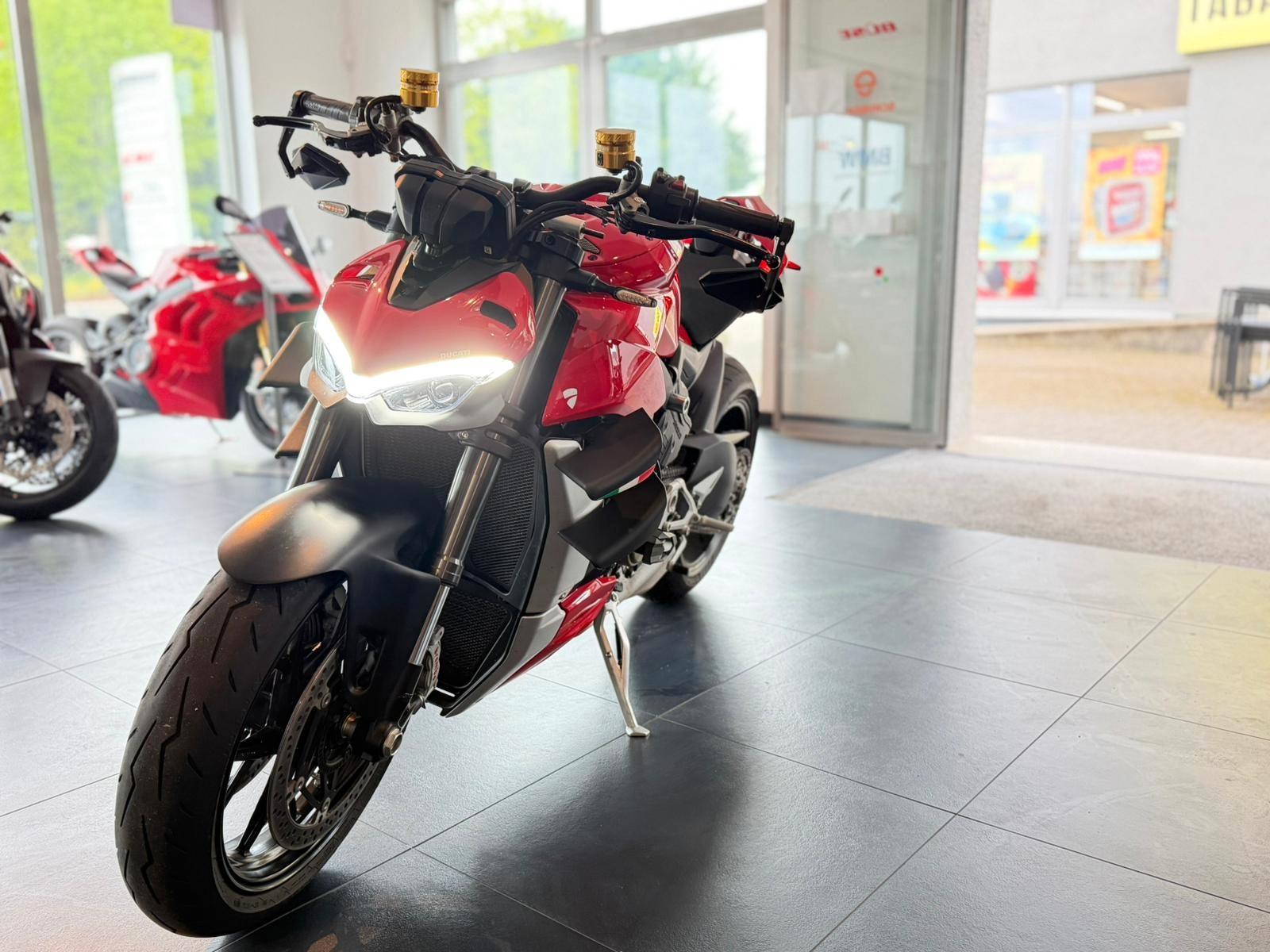 Ducati Streetfighter V4