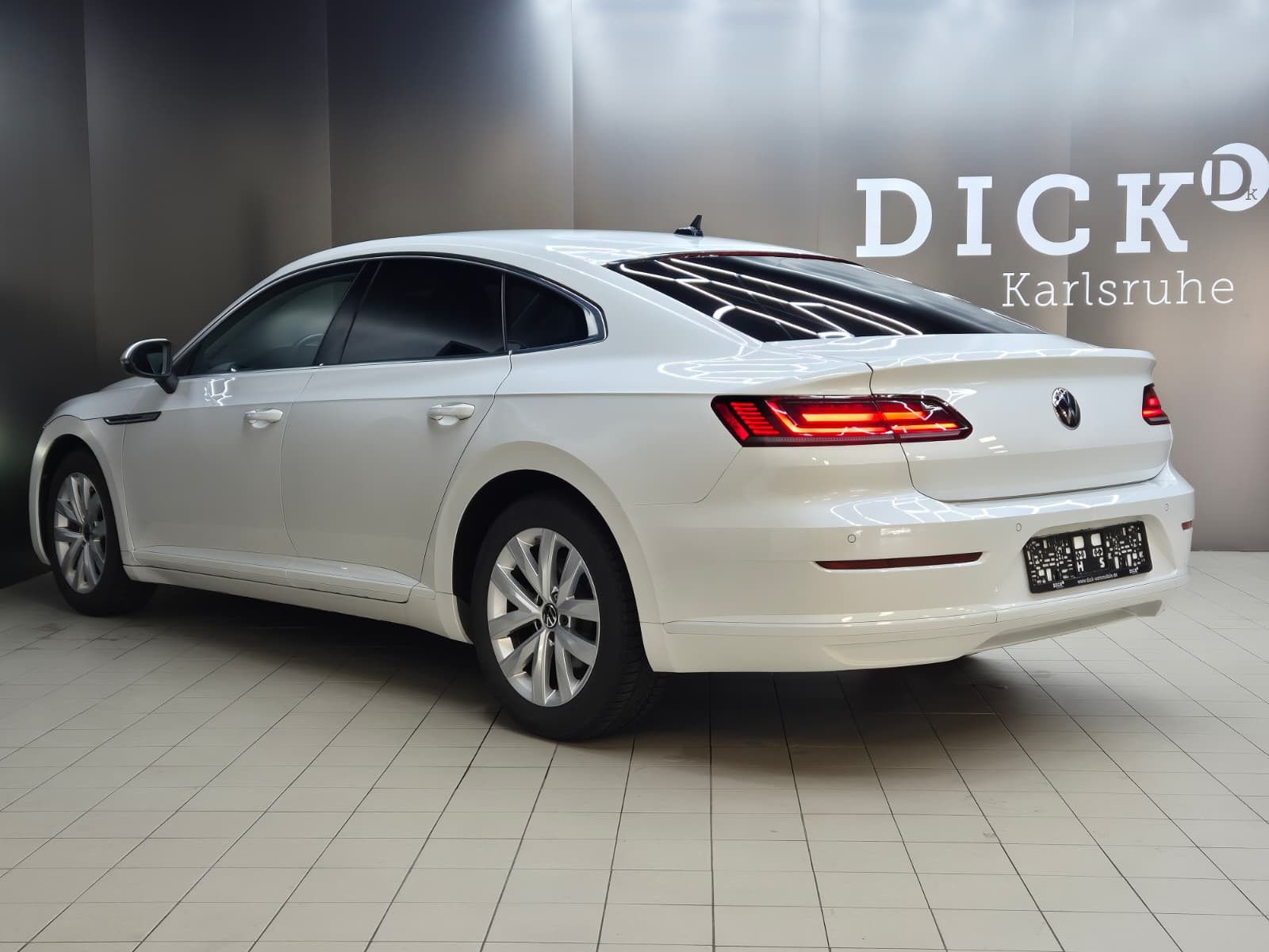 Fahrzeugabbildung Volkswagen Arteon 2.0 TDI DSG >VIRTU+NAVI+SHZ+LED+PDC+ACC+